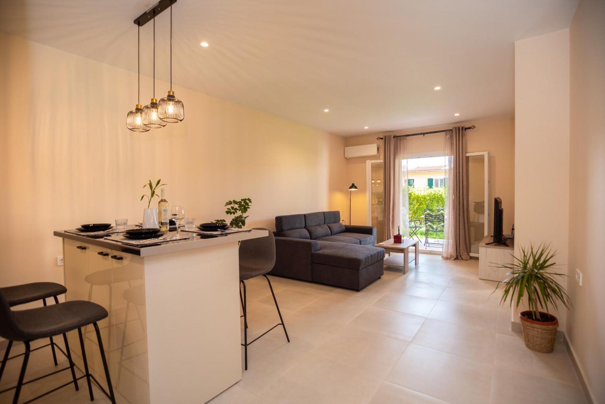 Kogevinas Hill Luxurious *